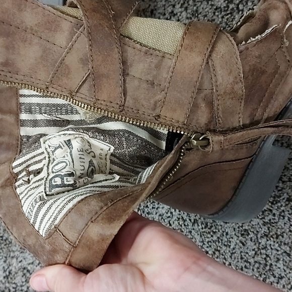 Cutest Roxy boots - Picture 3 of 4